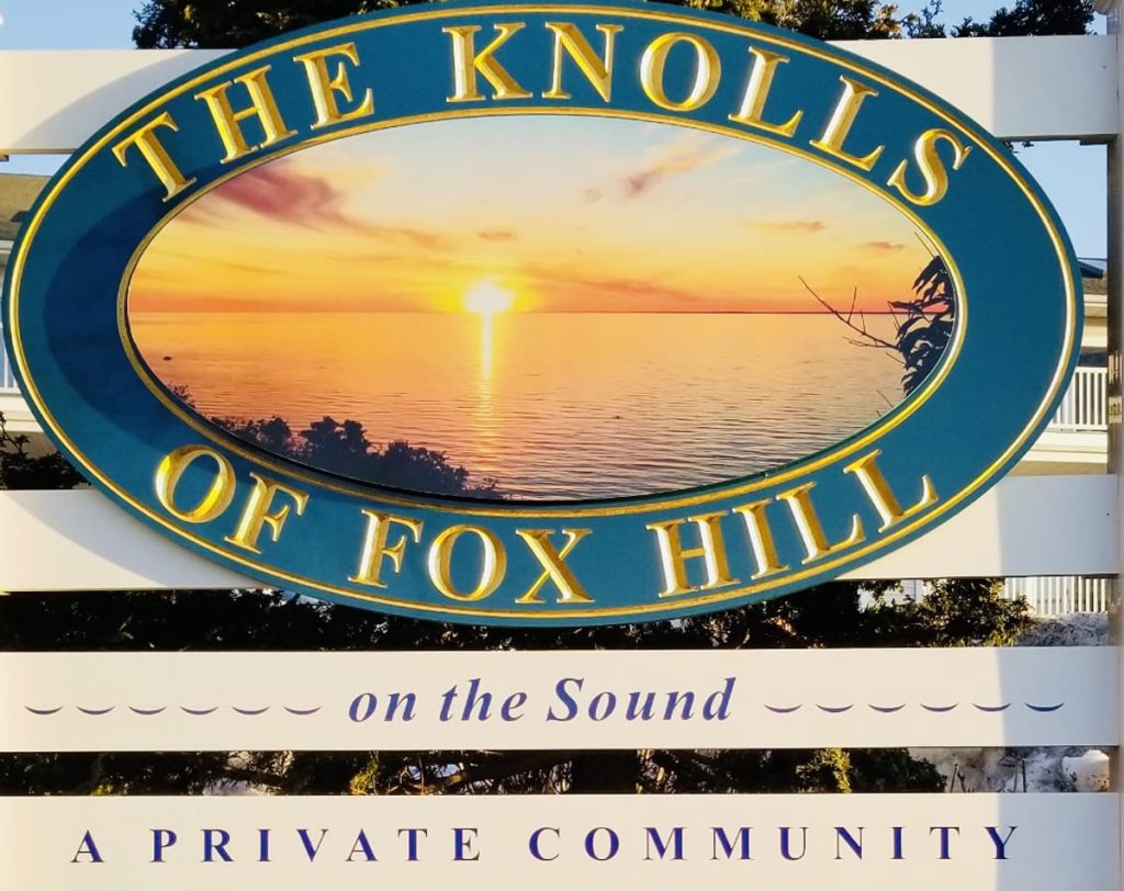 The Knolls of Fox Hill Welcome Sign